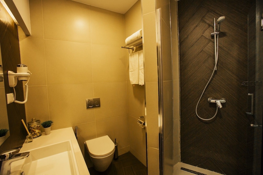 Hotel West 17