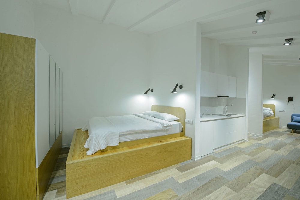 Mariinsky Aparthotel 10