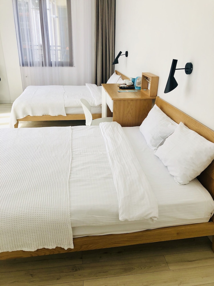 Mariinsky Aparthotel 13