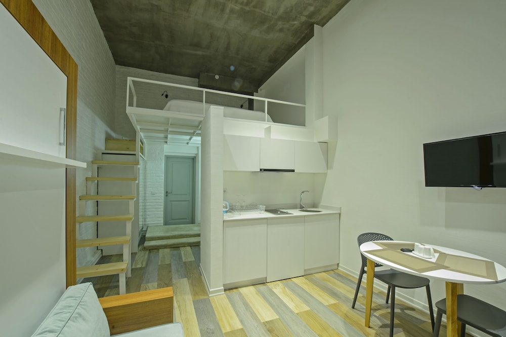 Mariinsky Aparthotel 11
