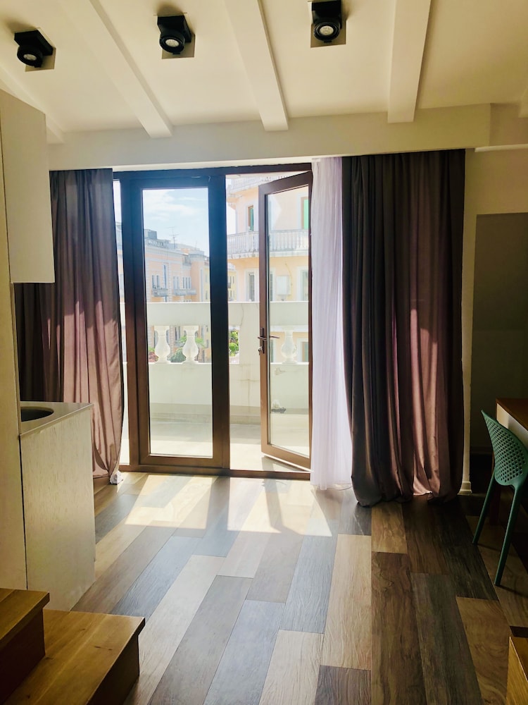 Mariinsky Aparthotel 9