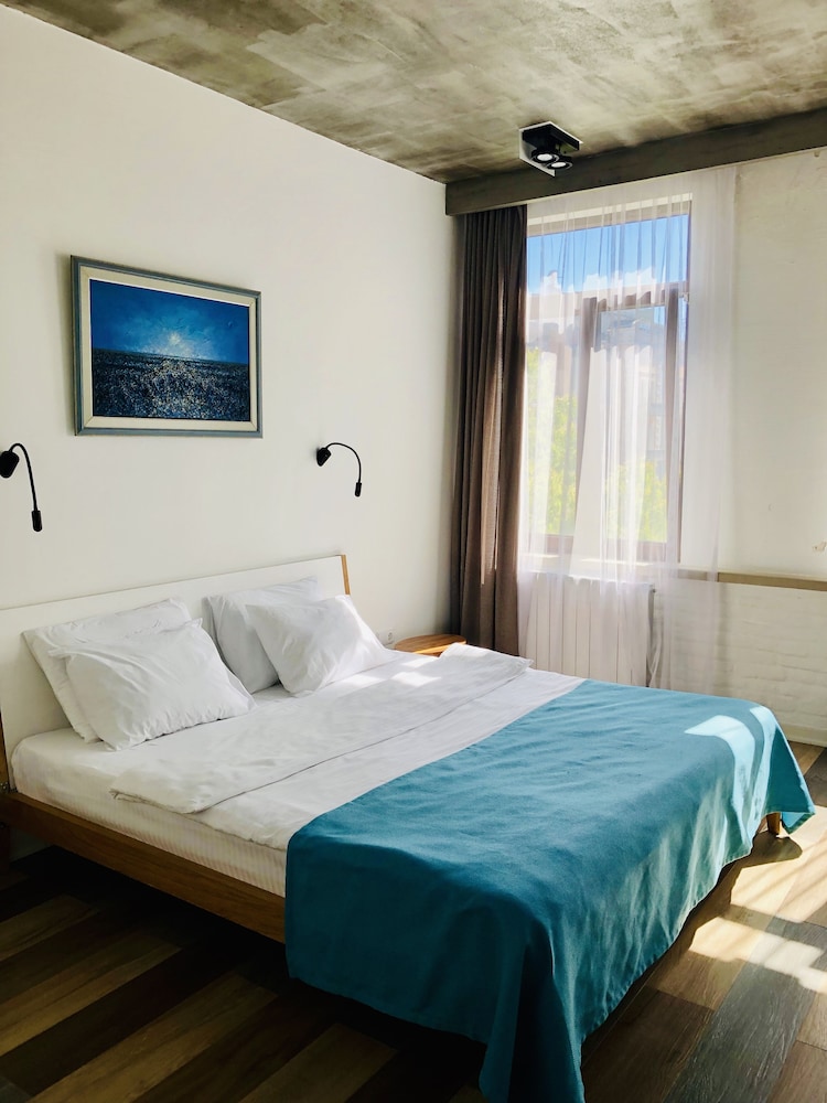 Mariinsky Aparthotel 6
