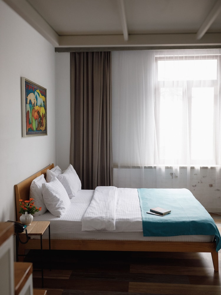 Mariinsky Aparthotel 15