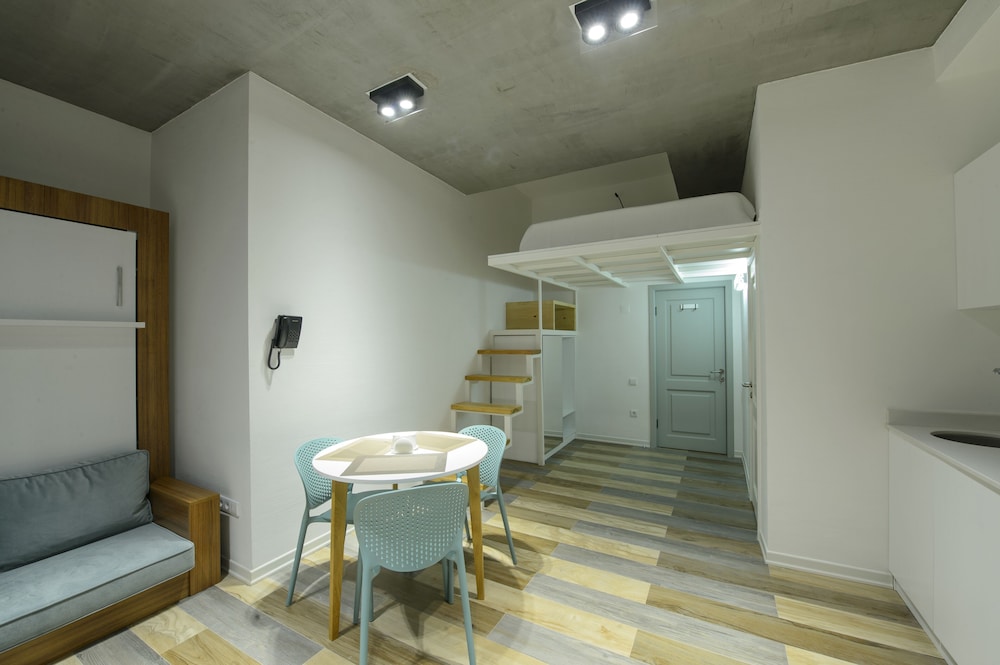 Mariinsky Aparthotel 17
