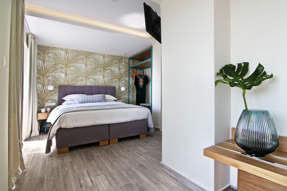 Maison 66 Riviera Hotels 9