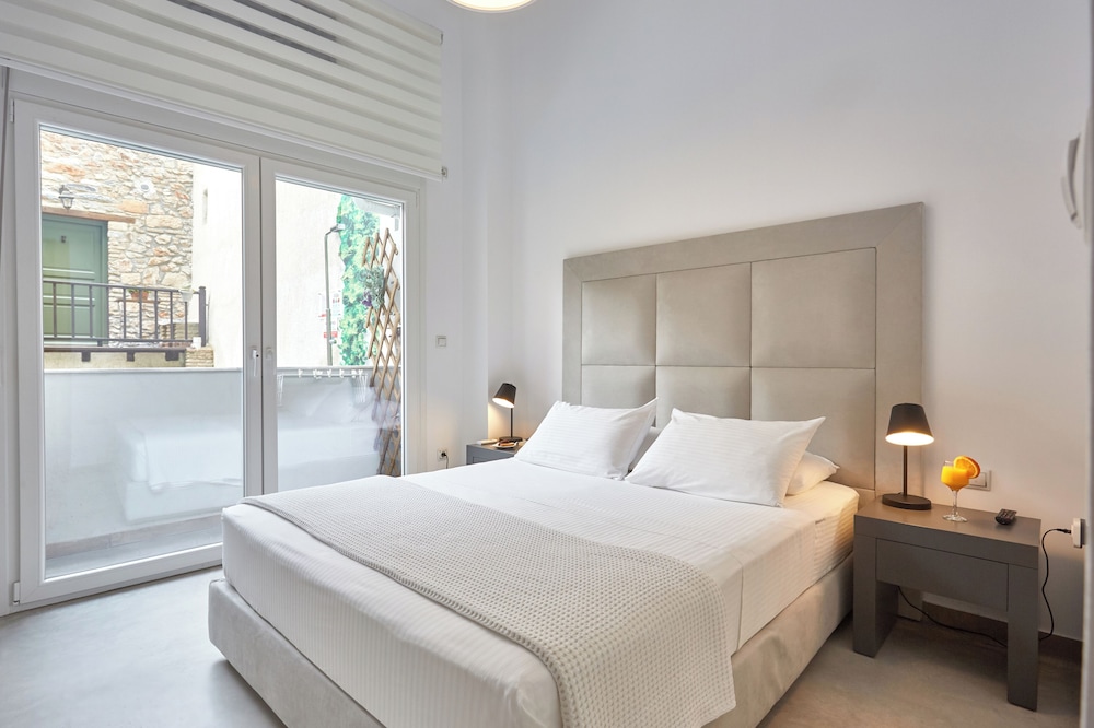Athenian Residences 22