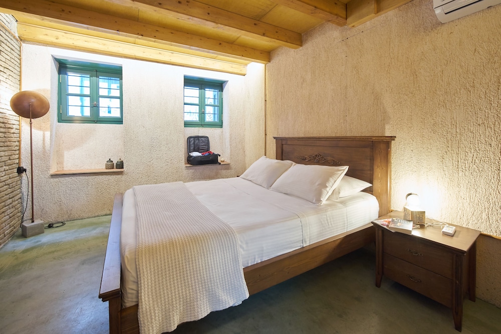 Athenian Residences 9