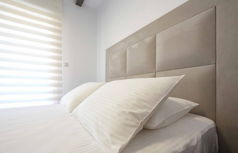 Athenian Residences 17