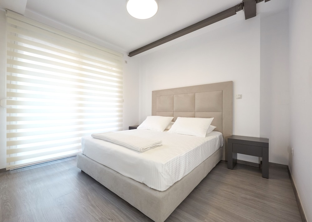 Athenian Residences 4