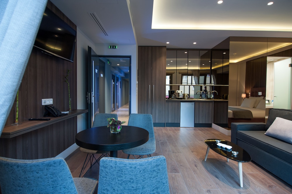 Athens Platinum Rooms And Suites 4
