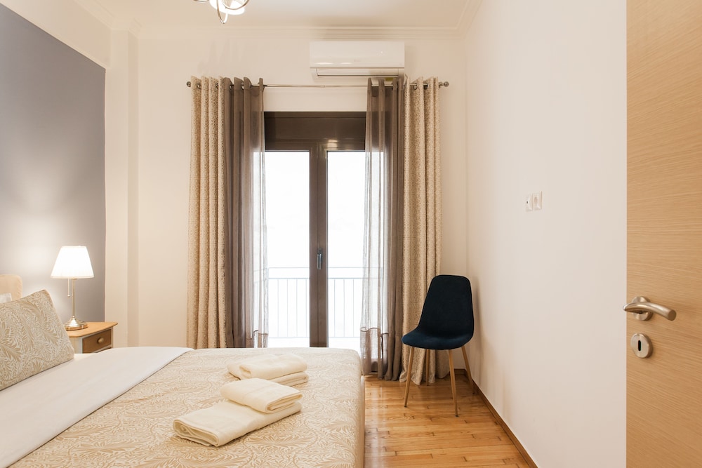 Nicholas Point Apartments And Rooms 6