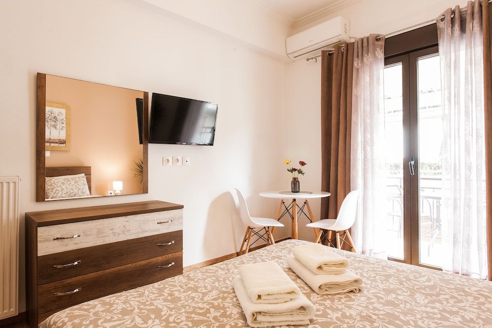 Nicholas Point Apartments And Rooms 8