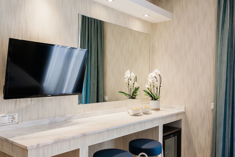 Nicholas Point Apartments And Rooms 16
