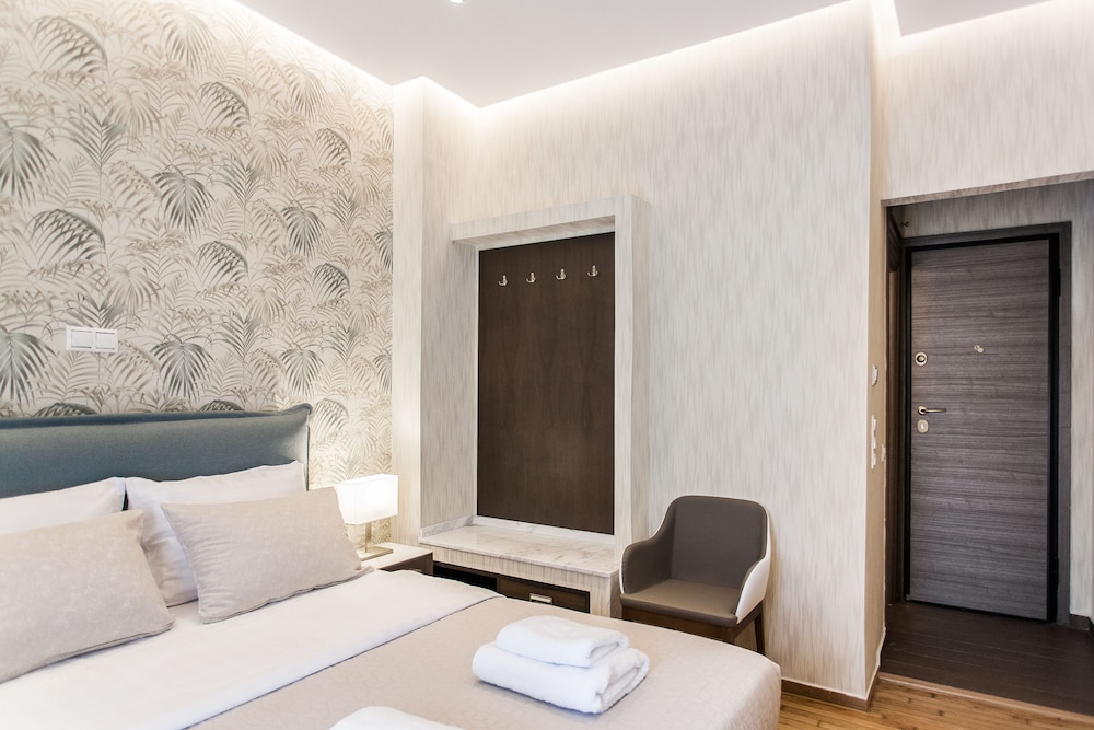 Nicholas Point Apartments And Rooms 13