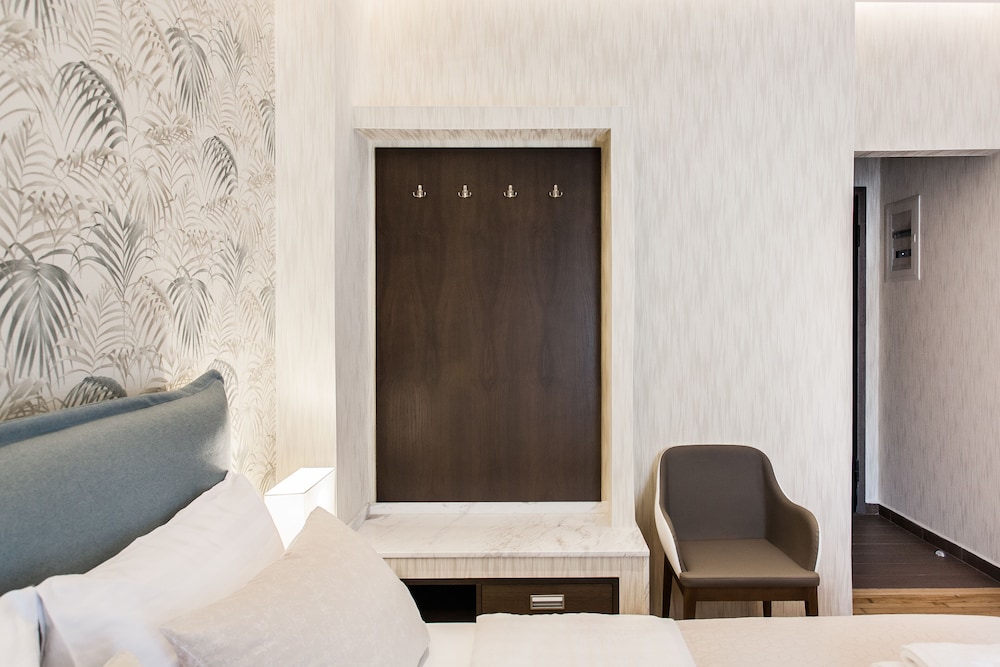 Nicholas Point Apartments And Rooms 14