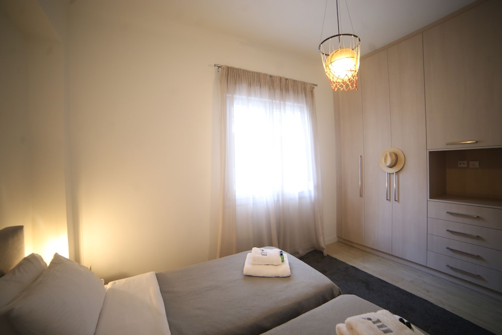 Formionos Morum City Hotel 13