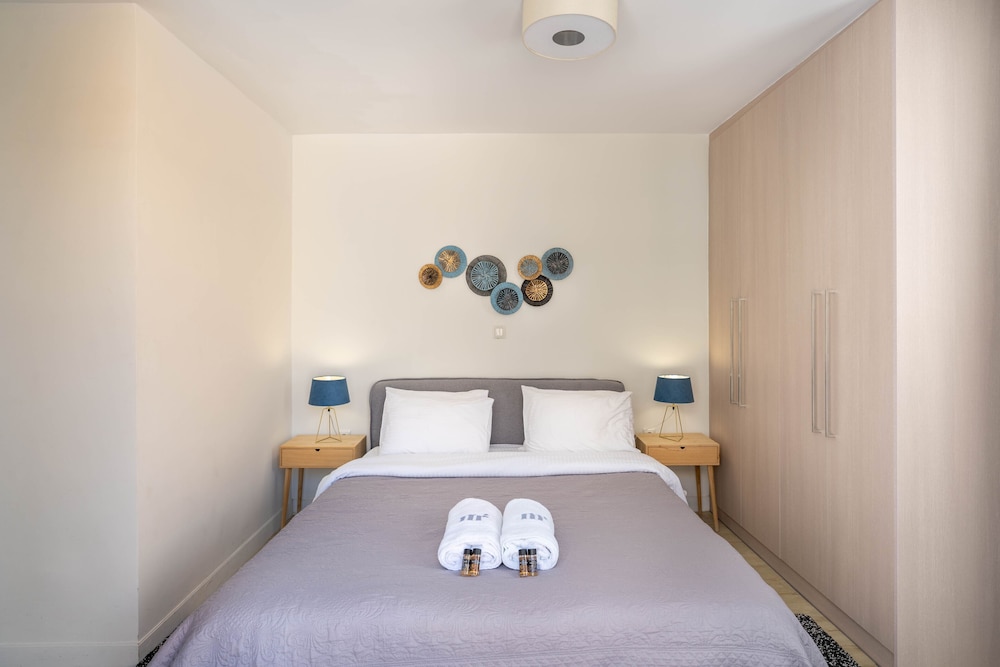 Formionos Morum City Hotel 23