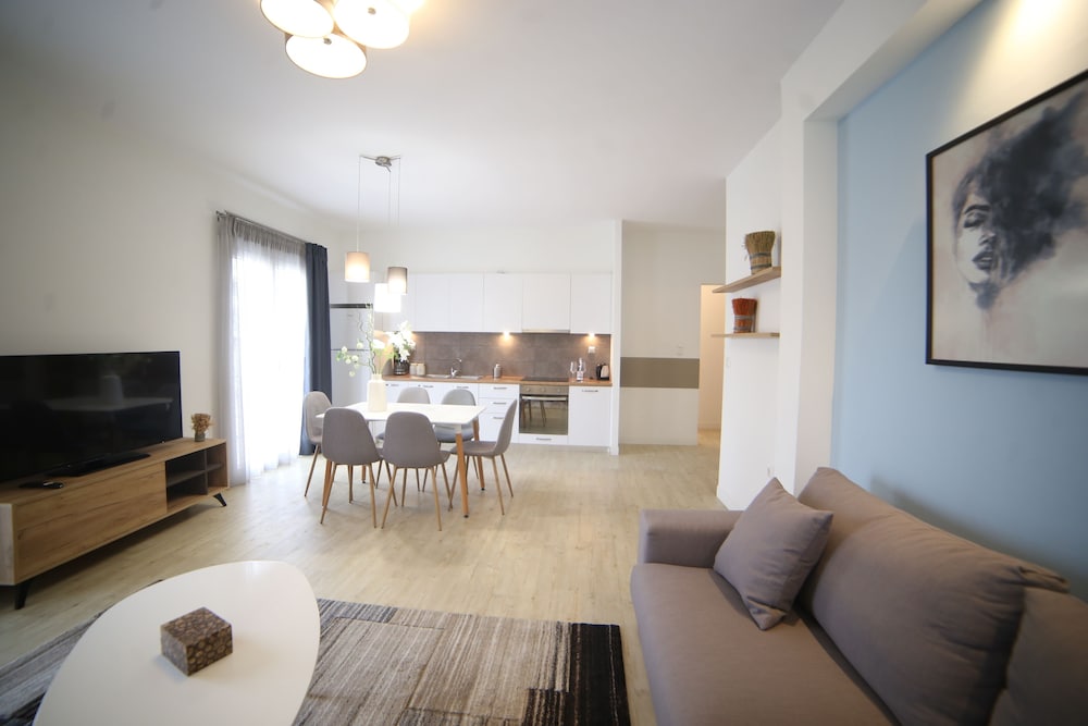 Formionos Morum City Hotel 1