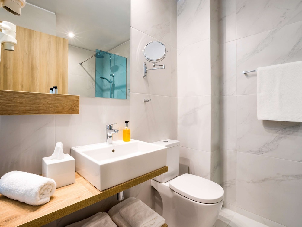 Ibis Styles Athens Routes 22