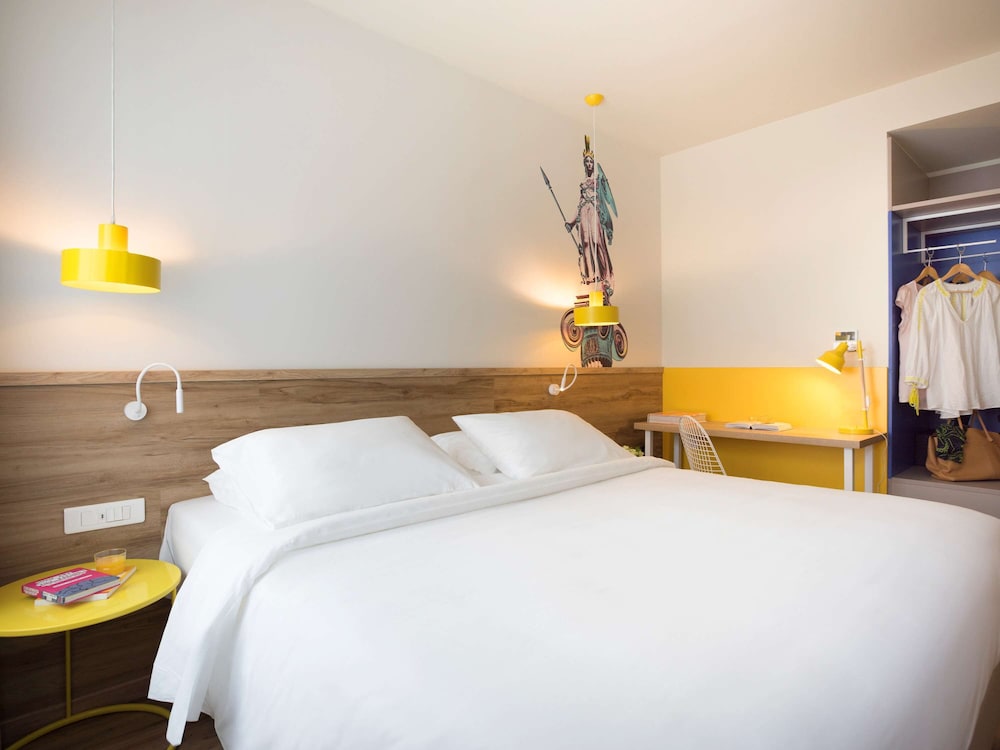 Ibis Styles Athens Routes 8