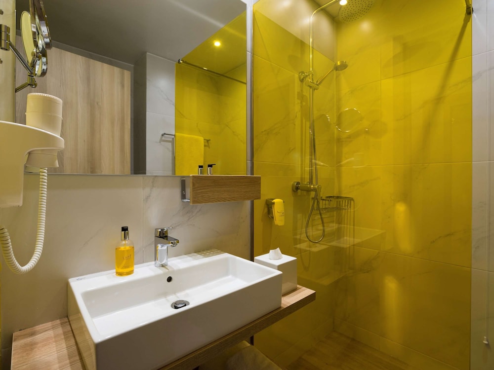 Ibis Styles Athens Routes 23