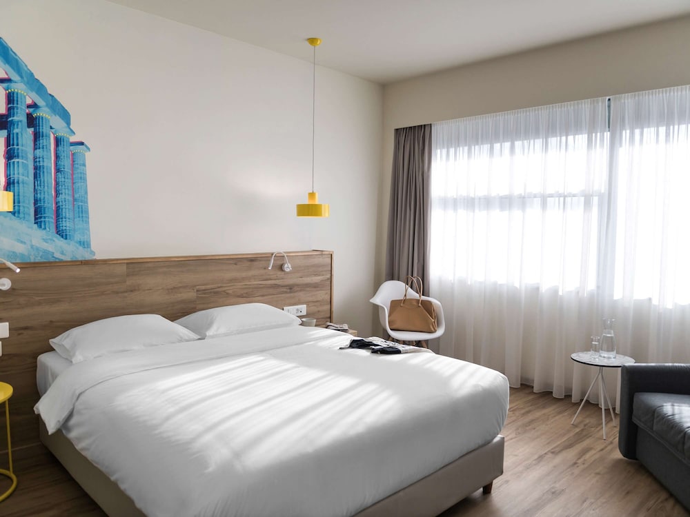 Ibis Styles Athens Routes 6