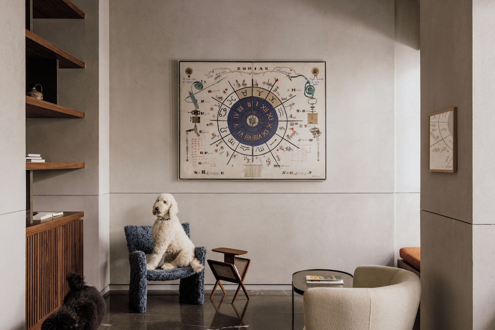 Perianth Hotel 6