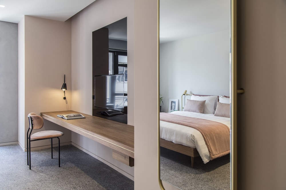 Perianth Hotel 13