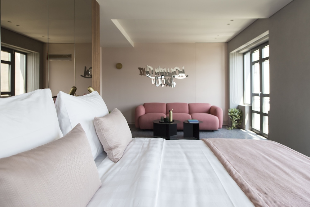 Perianth Hotel 14