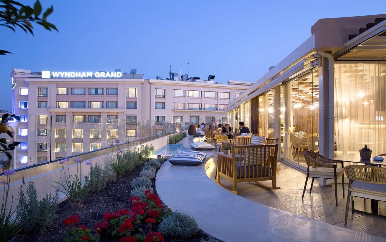 Zeus Essence Wyndham Athens Residence