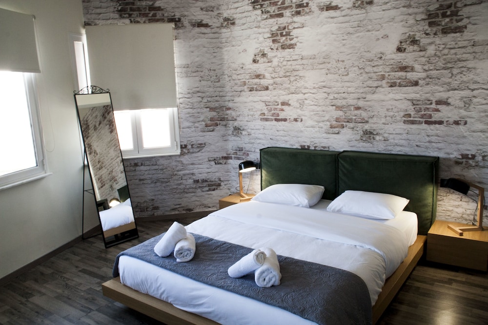 The Athens Edition Luxury Suites 14