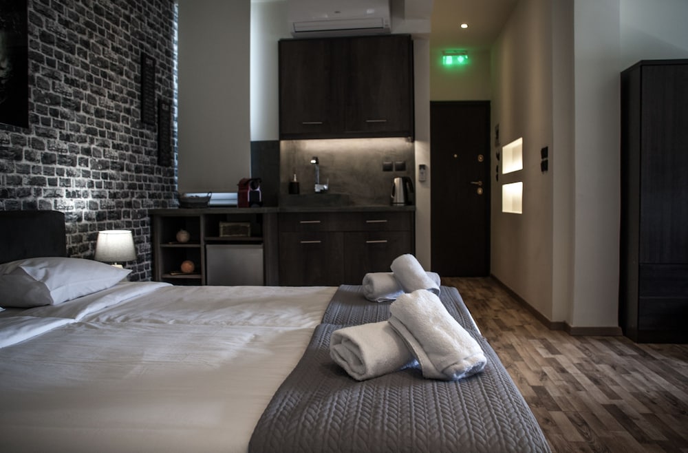 The Athens Edition Luxury Suites 10