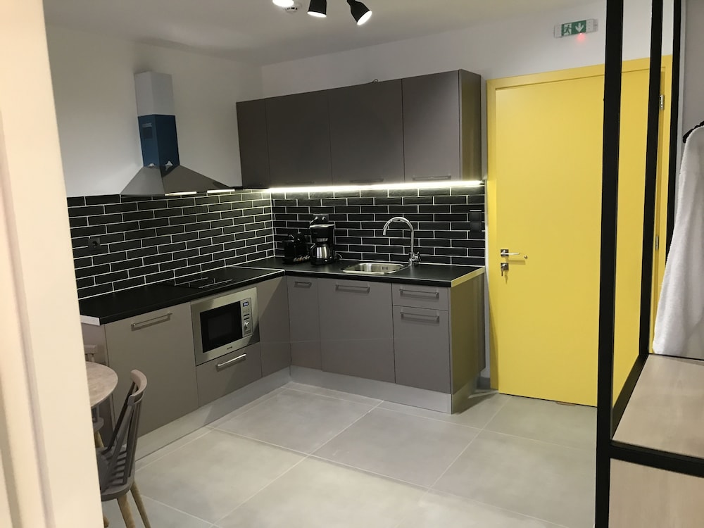 The Athenians Modern Apartments 23