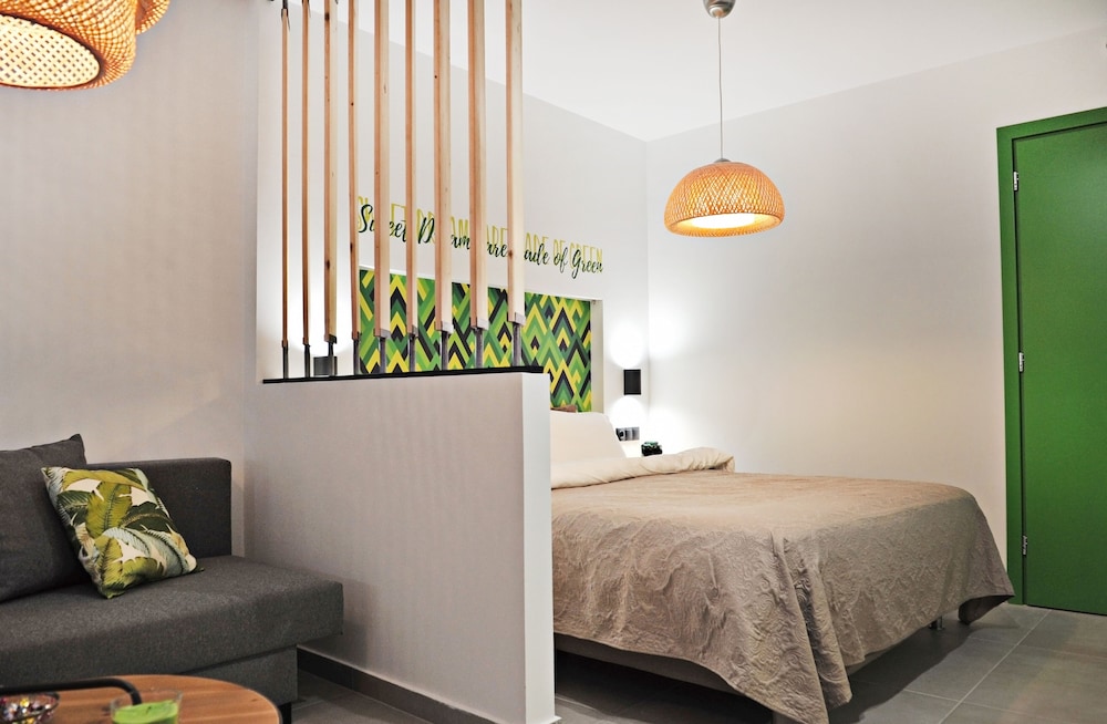 The Athenians Modern Apartments 13