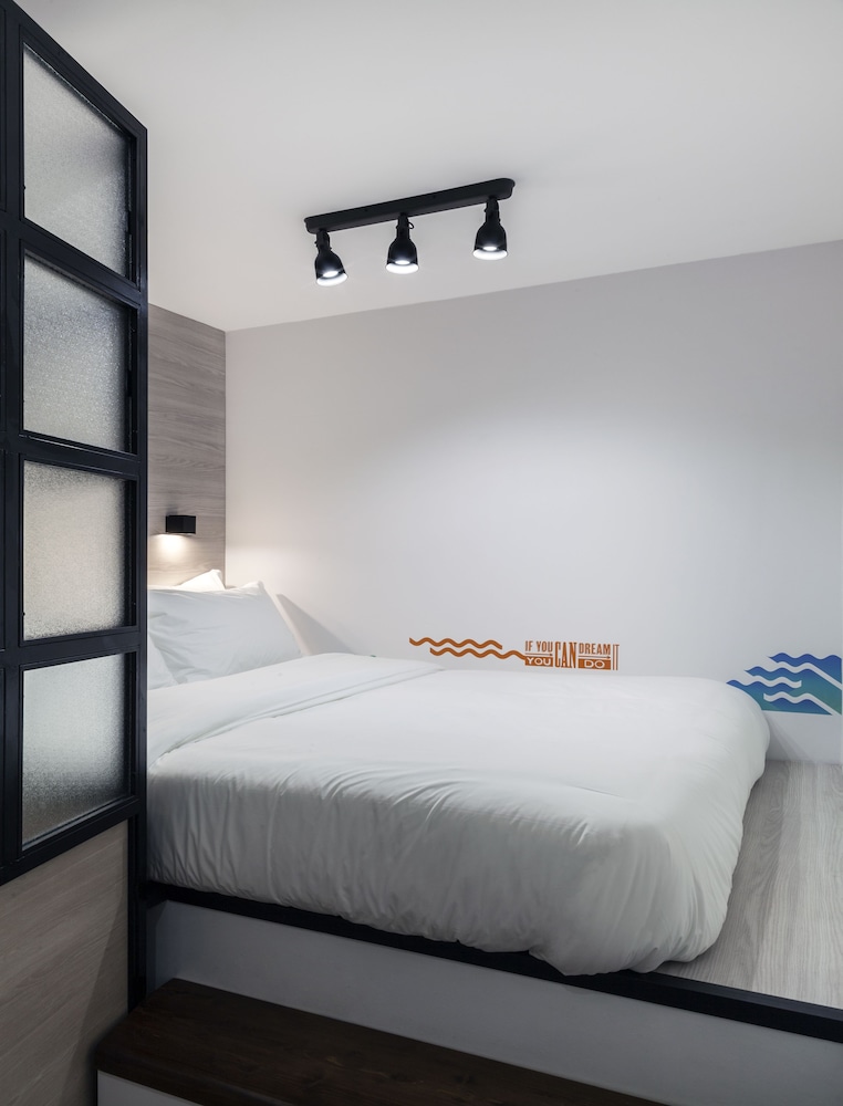 The Athenians Modern Apartments 15