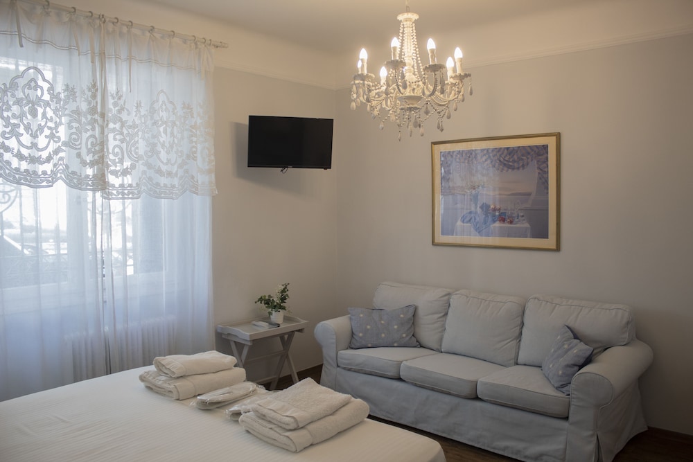 Athens Koukaki Boutique Apartments 5