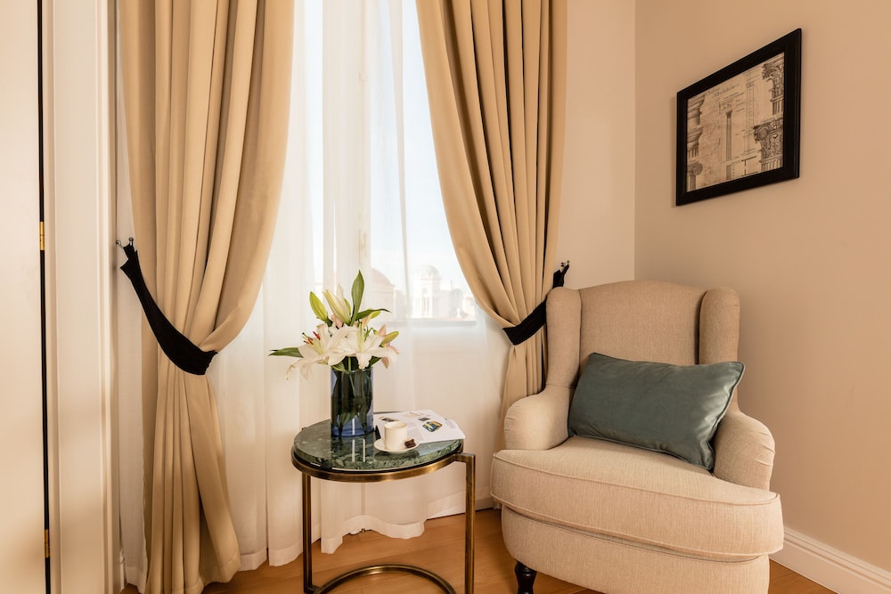 Athens Mansion Luxury Suites 20