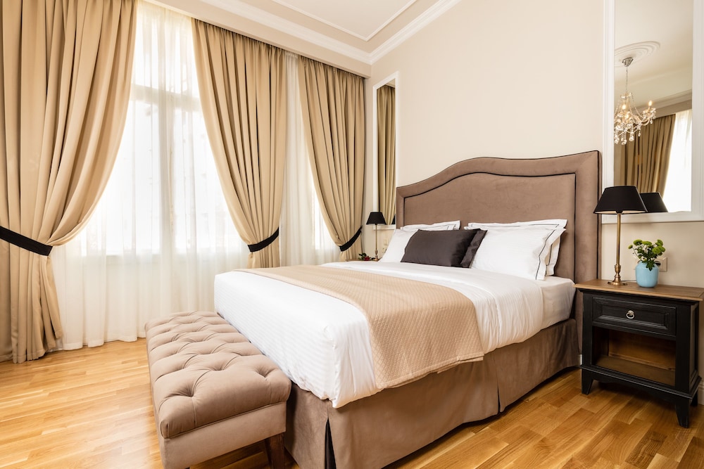 Athens Mansion Luxury Suites 11