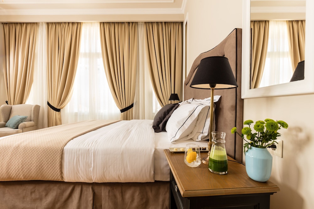 Athens Mansion Luxury Suites 10