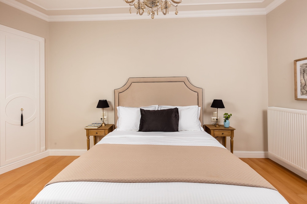Athens Mansion Luxury Suites 7