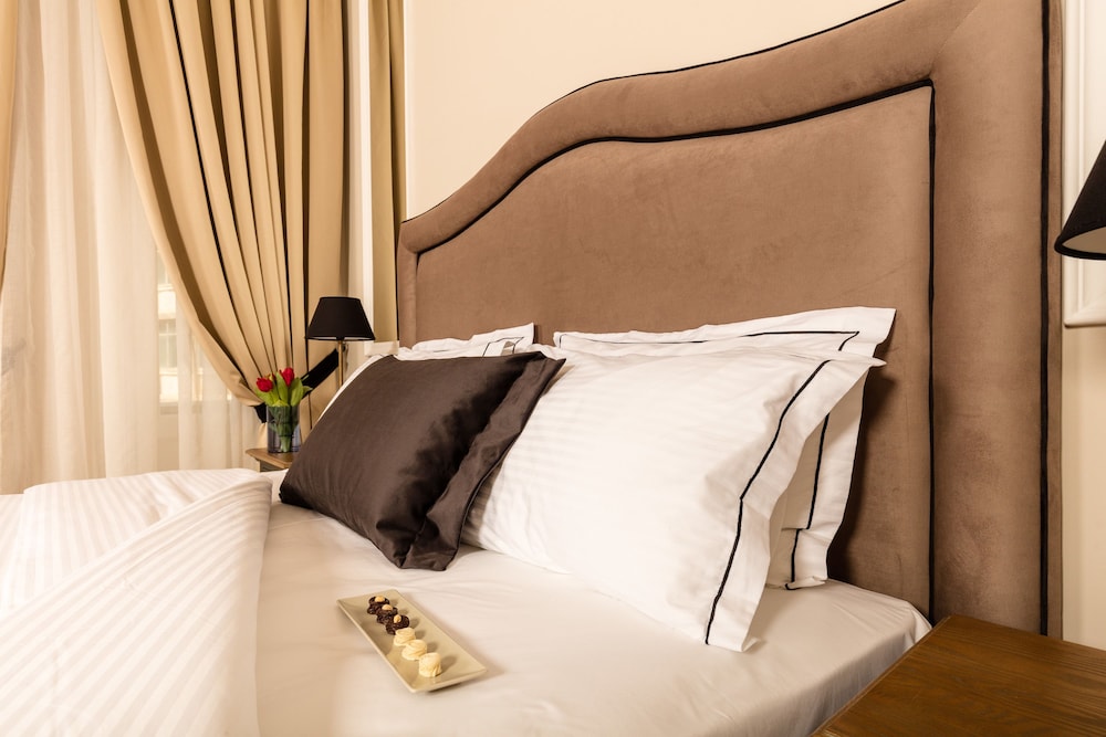 Athens Mansion Luxury Suites 12