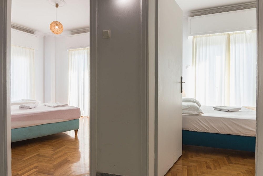 Super Paradise Apartments 3
