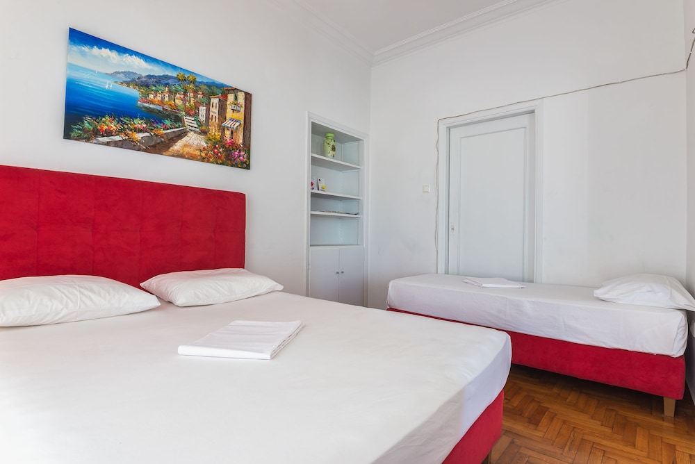 Super Paradise Apartments 4