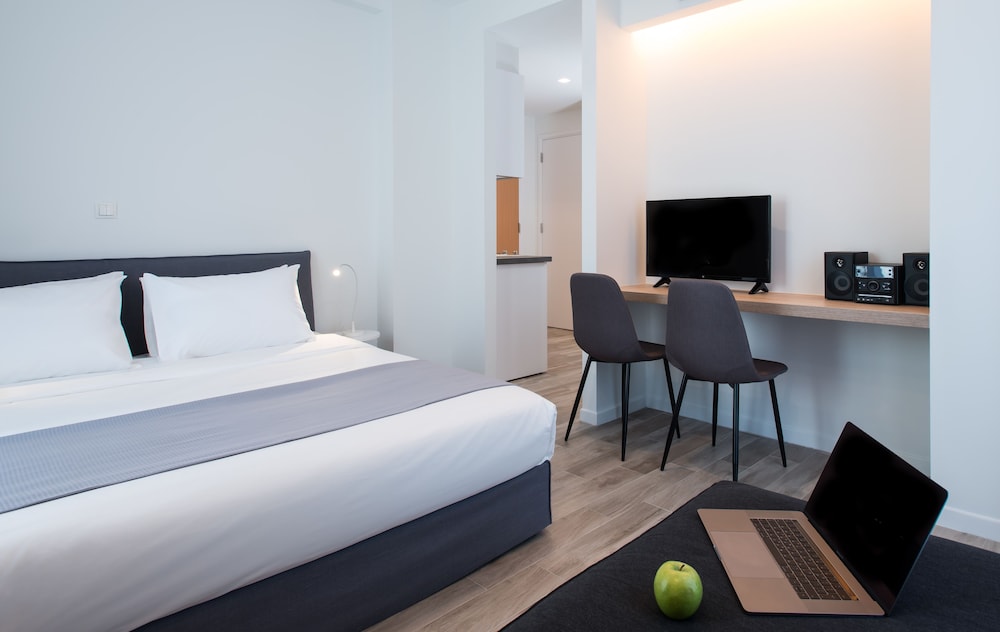 SpotApart Residences 6