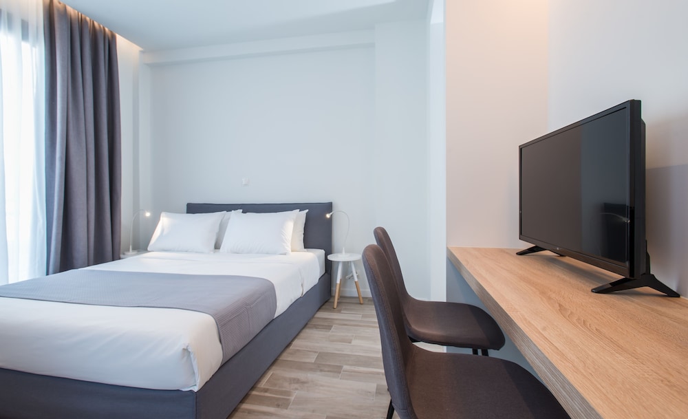 SpotApart Residences 13