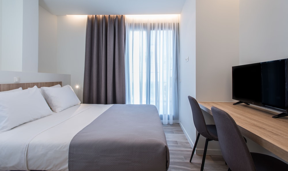 SpotApart Residences 7