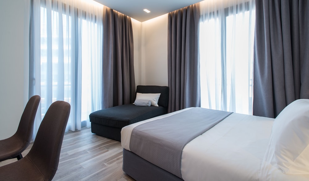 SpotApart Residences 4