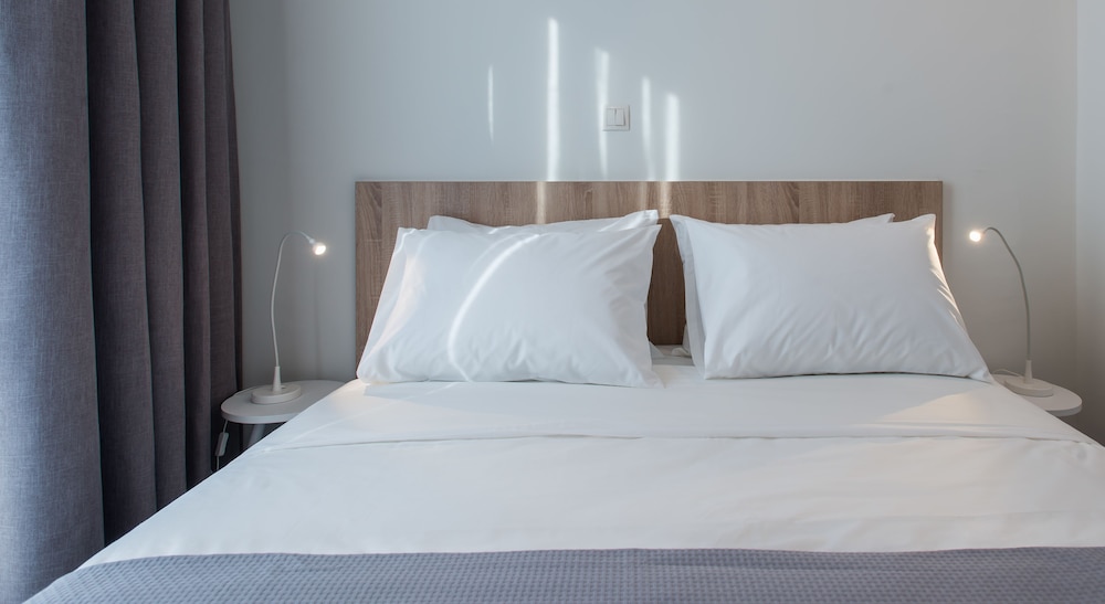 SpotApart Residences 22