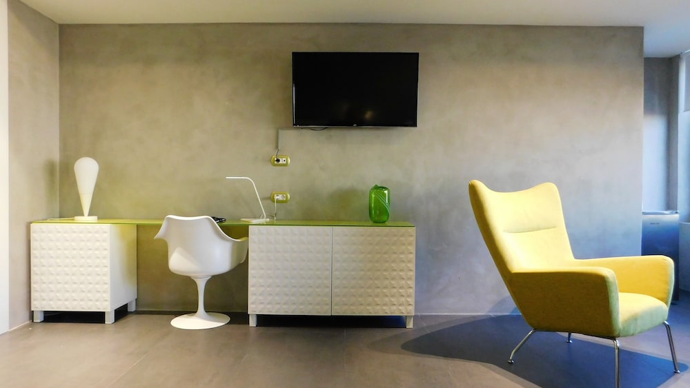 101 Adrianou Luxury Urban Stay 7