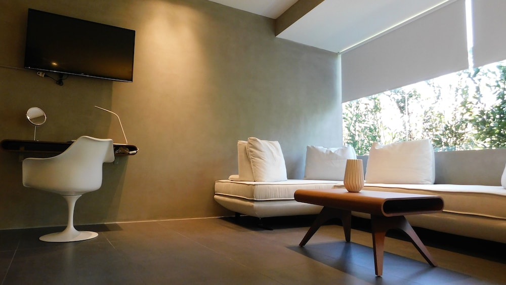 101 Adrianou Luxury Urban Stay 12